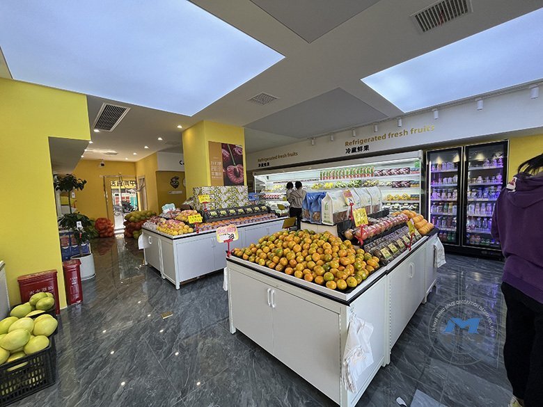 現(xiàn)代水果零食連鎖店裝修設計效果店內(nèi)